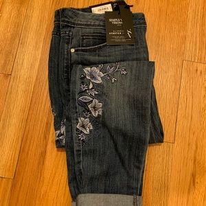 Simply Vera slimming stretch jeans. Embroidered